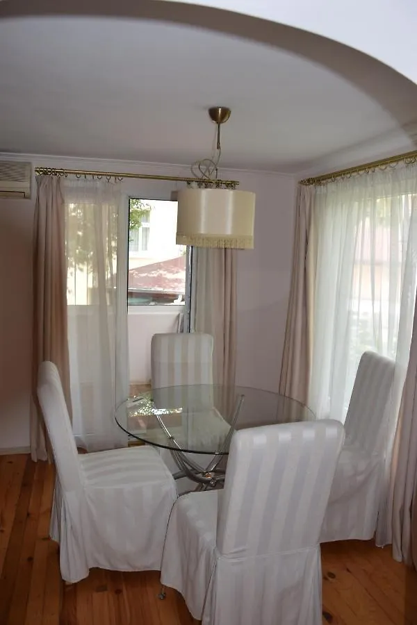 Нестандартно Бутиково Студио За Двама Романтика Apartment Varna